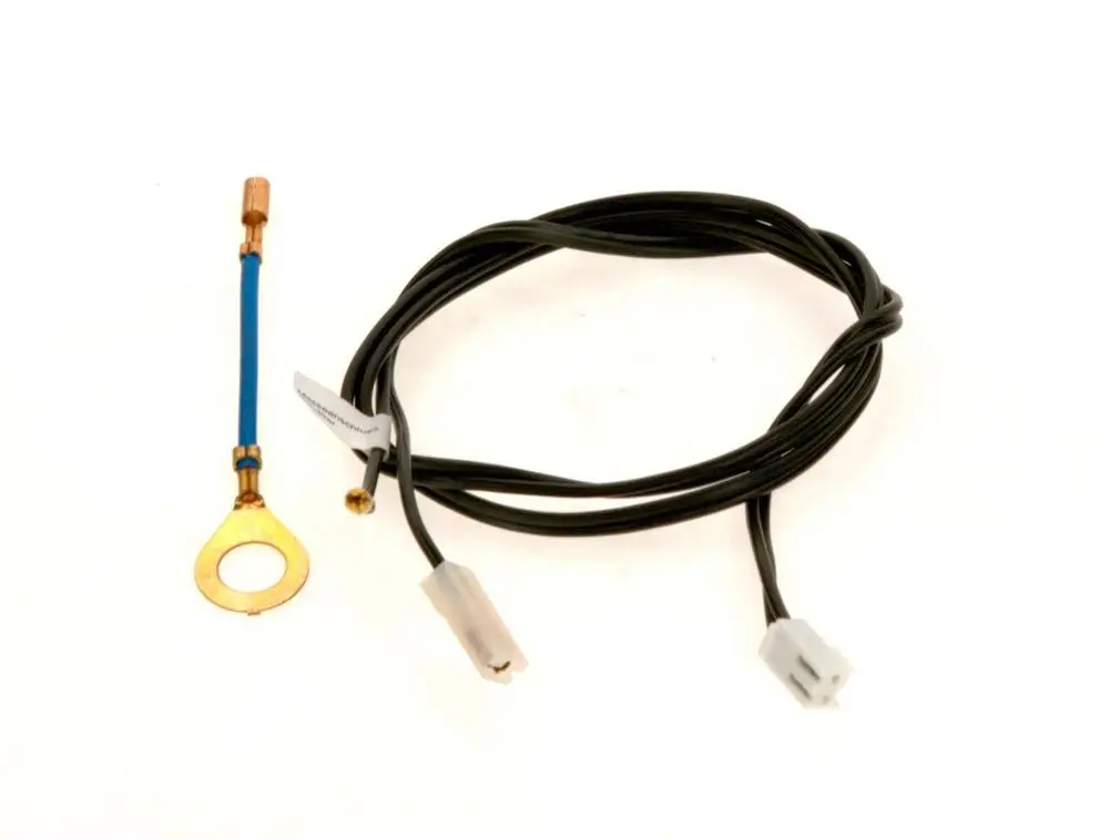 Bosch Anschlussleitung mit einem blauen Draht und einer Masse-Anschlussöse sowie einem Stecker. Kabel zum Anschluss von elektrischen Komponenten.